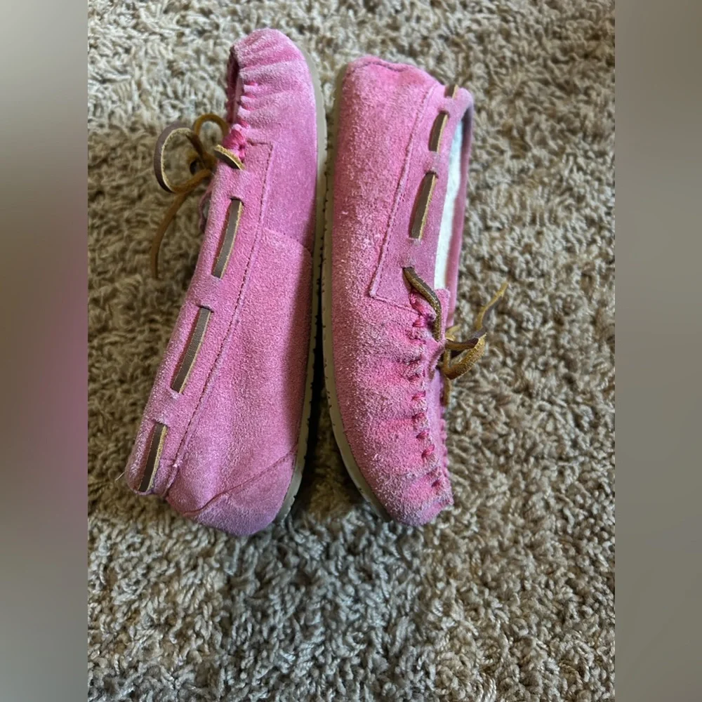 Minnetonka girls slip ons